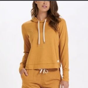 Vuori Women's Mustard Performance Hoodie & Jogger sweatpants set Size M Like New